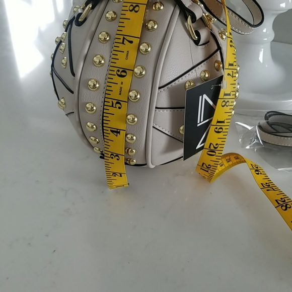 Inzi round bag NWT - Picture 7 of 13